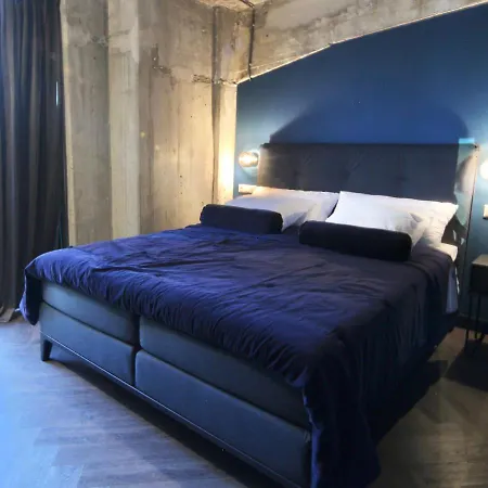 Bed, Bites & Business Hotel