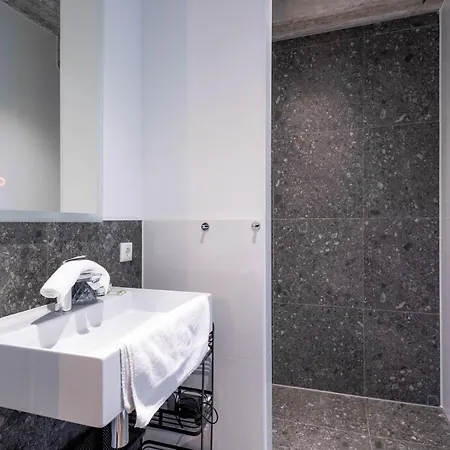 Bed, Bites & Business * روتردام