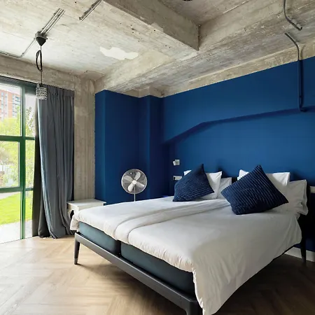 Bed, Bites & Business Hotel