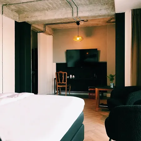 Bed, Bites & Business 4*