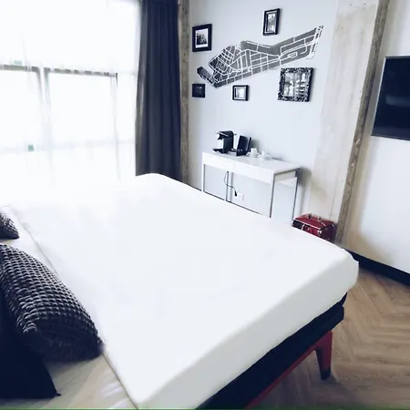 Bed, Bites & Business Hotel 4*