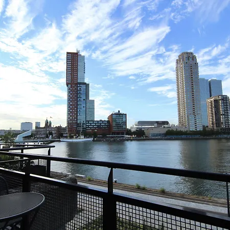 Hotel Bed, Bites & Business 4*