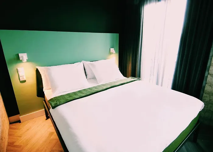 Bed, Bites & Business Отель