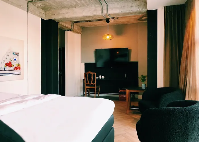 Bed, Bites & Business 4*