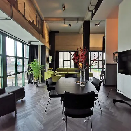 Bed, Bites & Business Hotel