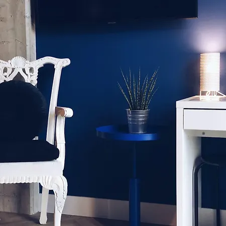 Bed, Bites & Business Hotel